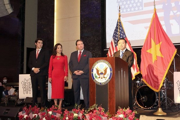 Tran Hong Ha, Minister of Natural Resources and Environment, speaks at the event. (Photo: VNA)