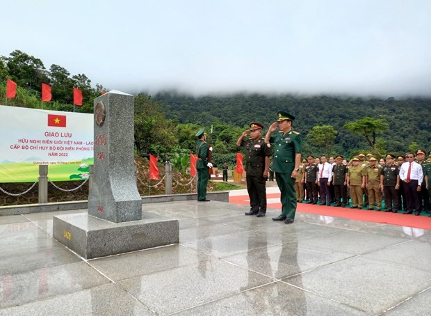 Vietnamese, Lao border guards engage in friendship exchange. (Photo: VNA)