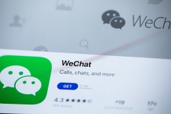 Trung Quốc dọa tẩy chay Apple nếu Mỹ cấm WeChat