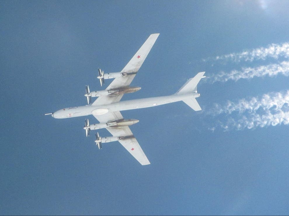 Anh điều động máy bay chiến đấu 'chặn' hai máy bay săn ngầm Tu-142 của Nga