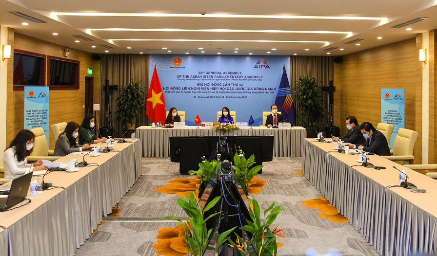Đoàn Việt Nam dự phiên họp của Ủy ban Kinh tế AIPA từ điểm cầu Hà Nội.