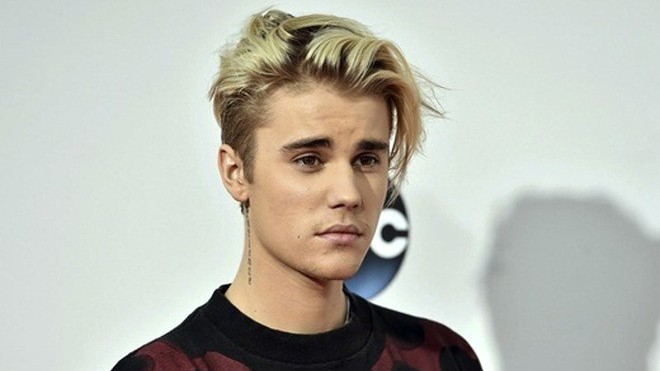 Không cần ra bài hát mới, Justin Bieber vẫn 'đút túi' 200 triệu USD nhờ bán bản quyền