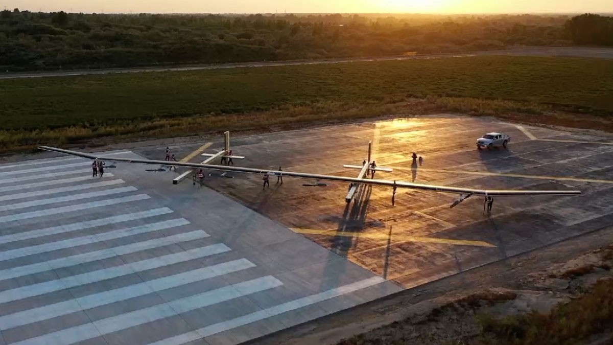 Trung Quốc thử thành công UAV cỡ lớn chạy bằng năng lượng Mặt Trời. (Nguồn: CNN)