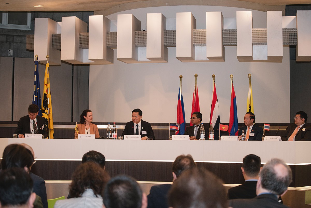 Đại sứ Nguyễn Văn Thảo dự Diễn đàn về Ủy hội sông Mekong Quốc tế tại Bỉ