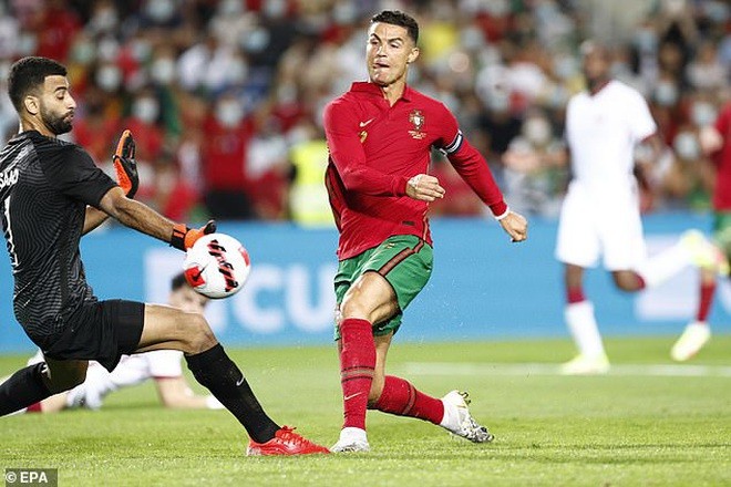 Khác với trận gặp Qatar hồi tháng 9, ở lần tái đấu này, C.Ronaldo góp mặt và xuất phát ngay từ đầu. 