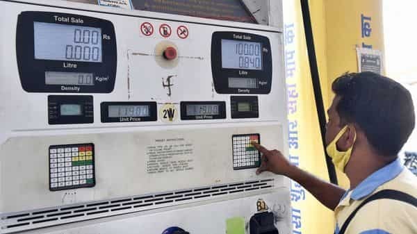 Giá xăng dầu tại Ấn Độ tăng lên mức cao nhất từ trước đến nay