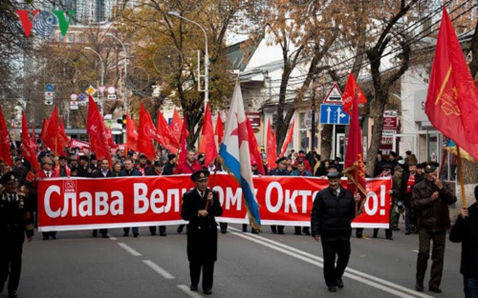 Hoạt động kỷ niệm 99 năm Cách mạng Tháng Mười Nga