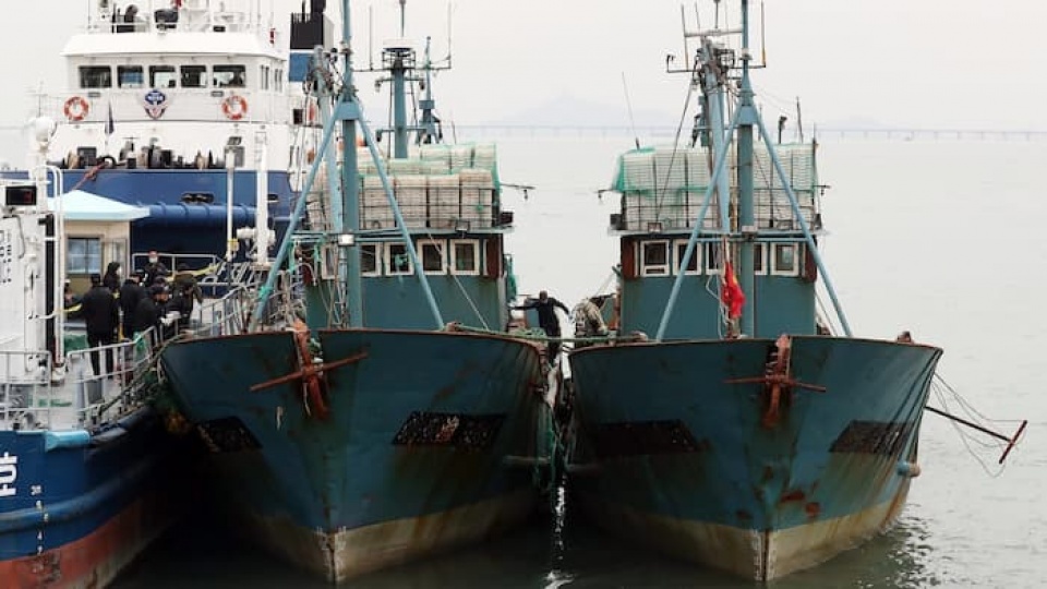 Hàn Quốc chặn tàu cá Trung Quốc đánh bắt trái phép