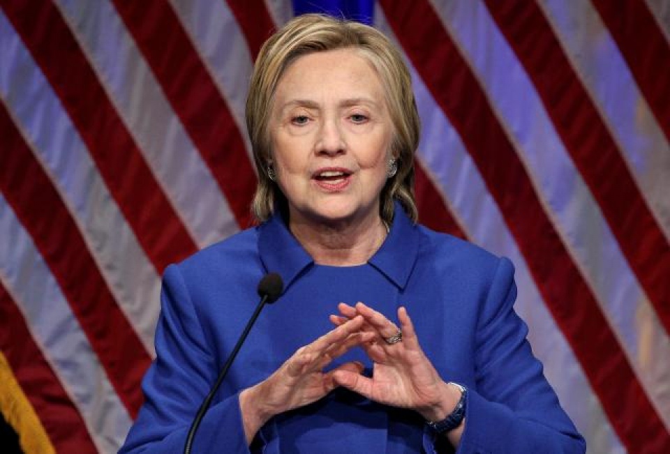 Bà Clinton kêu gọi người dân Mỹ khép lại chia rẽ