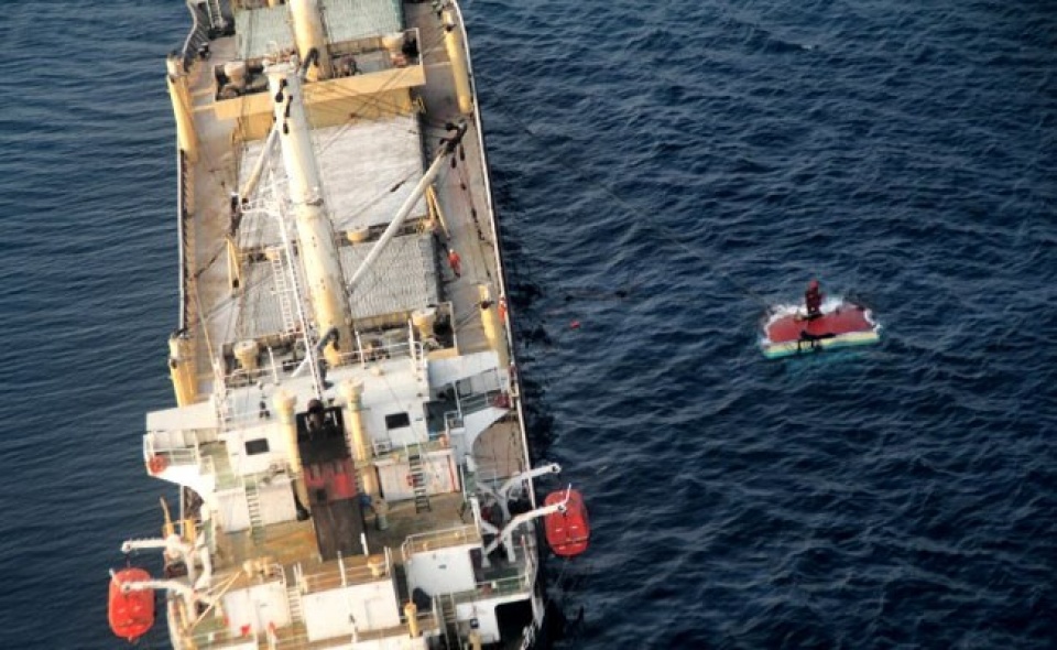 Phát hiện 3 thi thể trong vụ va chạm giữa tàu Việt Nam và thuyền buồm Indonesia