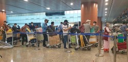Chuyến bay chở 275 công dân Việt Nam bị mắc kẹt vì Covid-19 tại Myanmar về nước an toàn