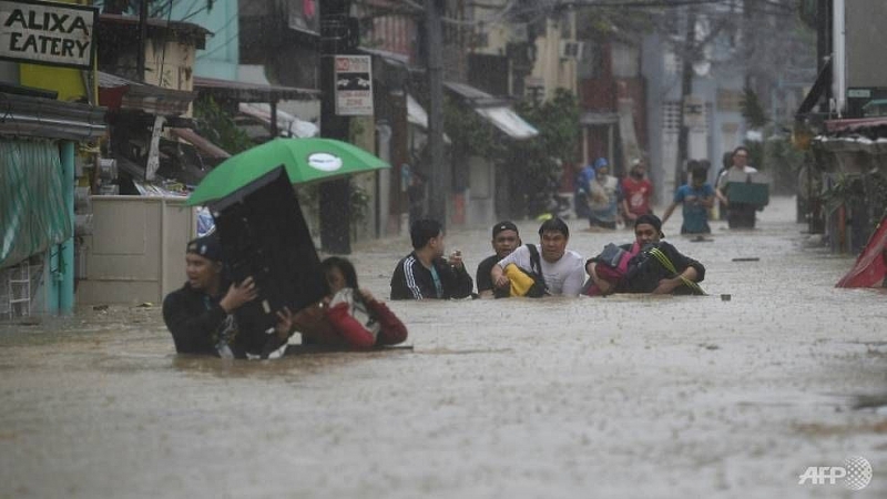 Bão Vamco đã gây lũ lụt nặng nề tại vùng ngoại ô Manila, Philippines. Các nhà chức trách đã phải ra cảnh báo về nguy cơ thiệt hại về người trước sức mạnh của cơn bão. (Nguồn: AFP)