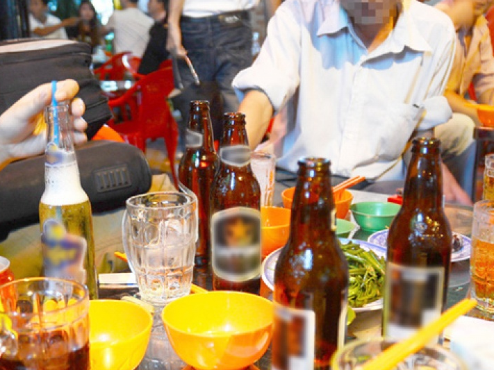 Tiếp cận rượu bia ở Việt Nam dễ dàng nhất thế giới