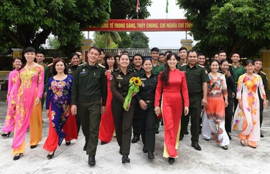 Trao giải cho các sáng tác về tình đoàn kết chiến đấu Việt-Lào-Campuchia