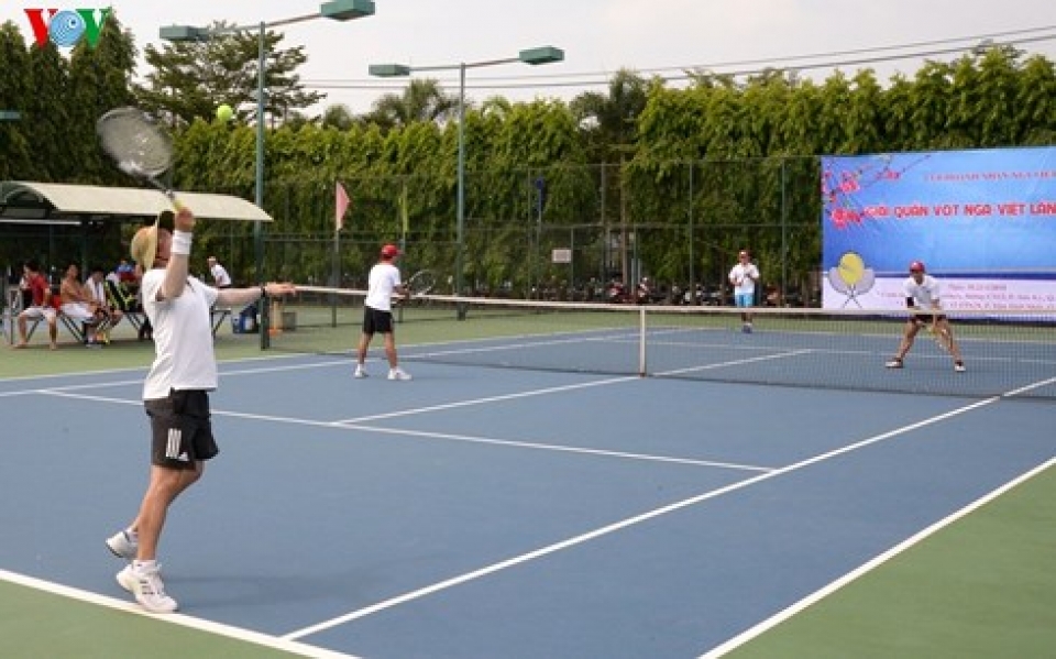 hon 150 van dong vien tham du giai tennis nga viet lan thu 5