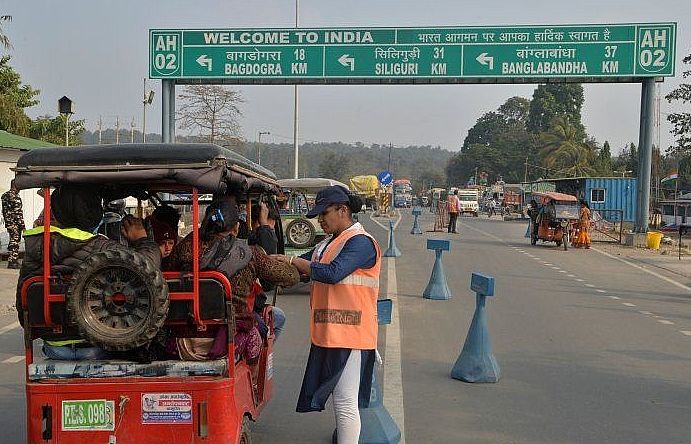 Ấn Độ tăng cường cảnh giác tại biên giới sau ca nhiễm virus corona tại Nepal