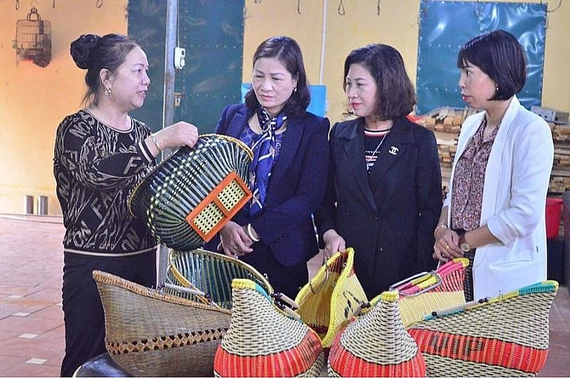 ADB hỗ trợ doanh nghiệp vừa và nhỏ Việt Nam do phụ nữ làm chủ