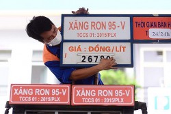 Giá xăng tăng kỷ lục, gây áp lực lớn lên ngành vận tải