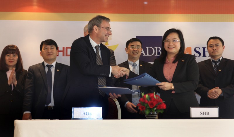 ADB bảo lãnh 100 triệu USD hỗ trợ thương mại tại Việt Nam