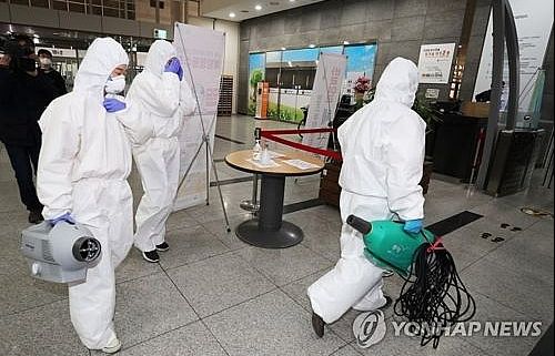 Ca nhiễm Covid-19 tại Hàn Quốc tăng vọt hơn 7000