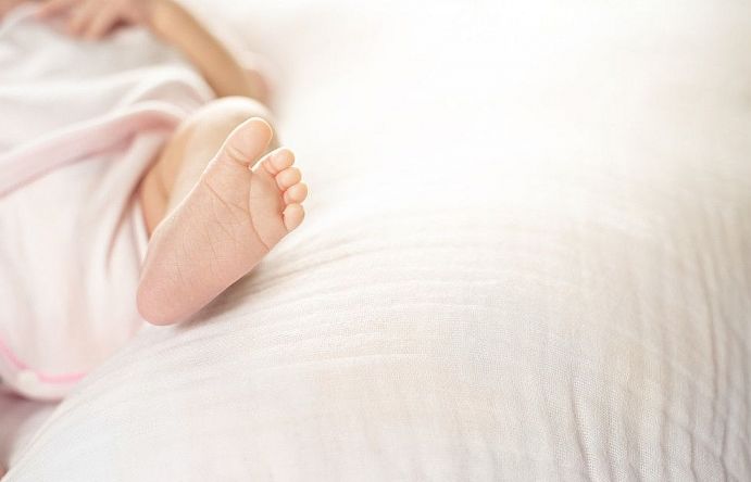 Mỹ ghi nhận trường hợp hiếm gặp là trẻ sơ sinh đầu tiên tử vong do Covid-19