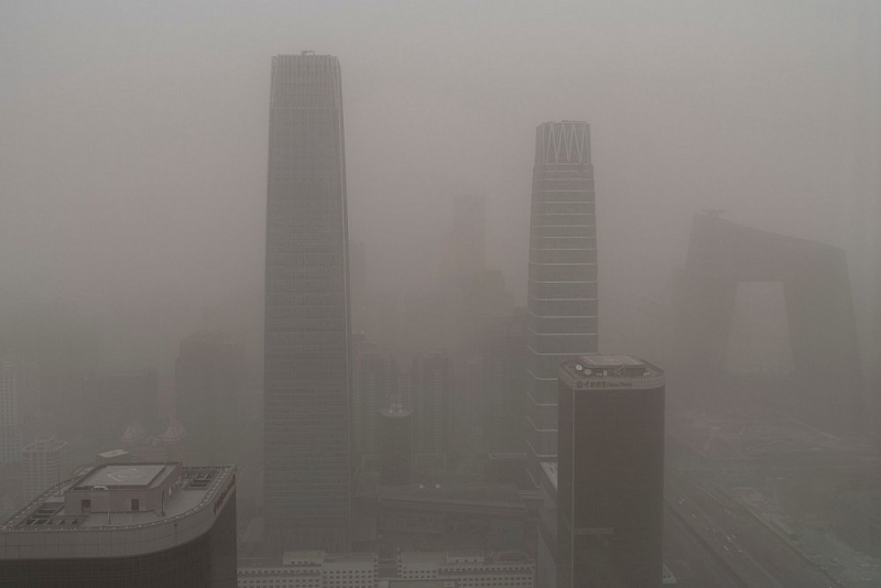 Bắc Kinh chìm trong bão cát lịch sử, Trung Quốc lại 'báo động đỏ' về ô nhiễm môi trường