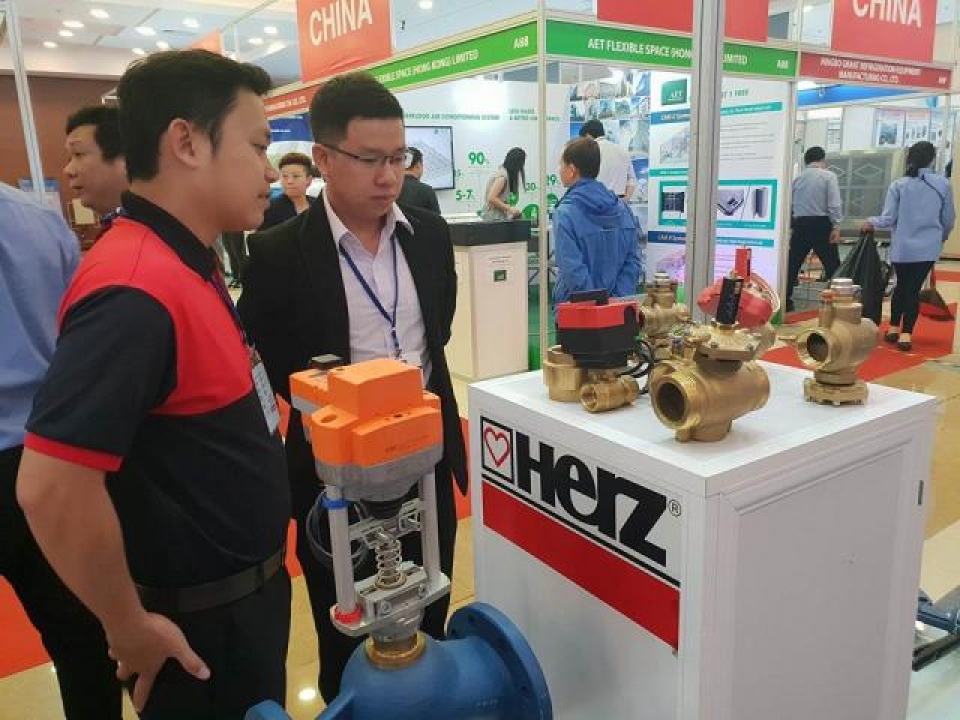 hon 200 doanh nghiep tham du hvacr vietnam 2018