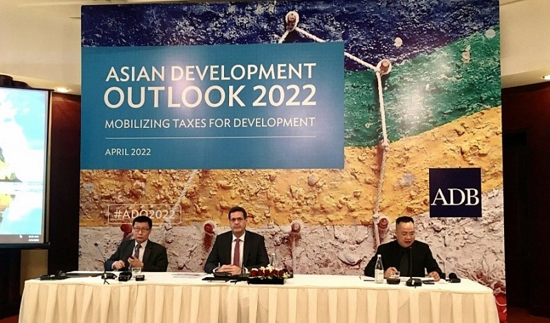 ADB: Kinh tế Việt Nam sẵn sàng phục hồi mạnh mẽ, sẽ đạt mức 6,5% năm 2022