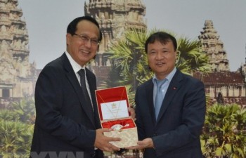 Việt Nam - Campuchia tăng quan hệ hợp tác thương mại biên giới