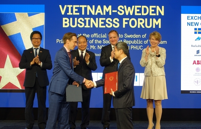 Việt Nam sẽ có “nhà máy tương lai” với công nghệ robot từ Thụy Điển