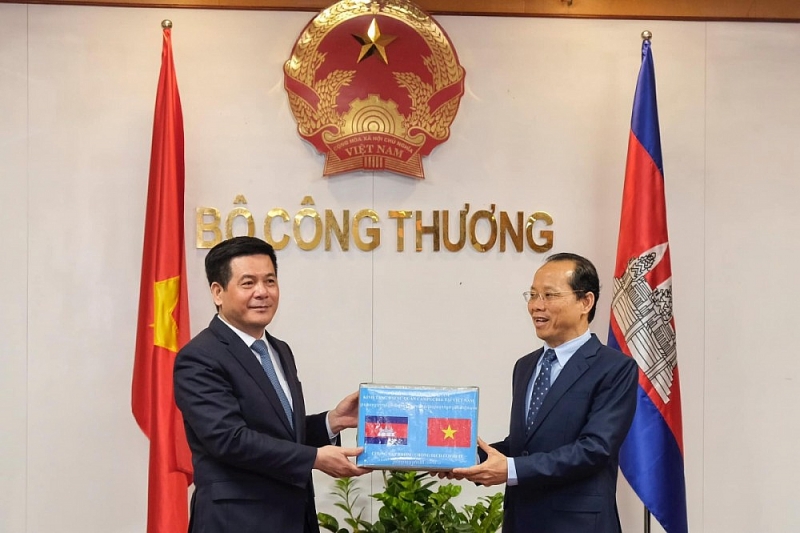 Việt Nam-Campuchia tăng cường hợp tác thương mại song phương bằng 7 biện pháp