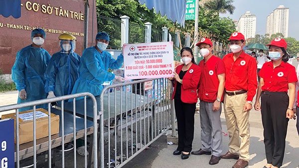 Hội Chữ thập đỏ Việt Nam hỗ trợ Bệnh viện K Tân Triều chống dịch