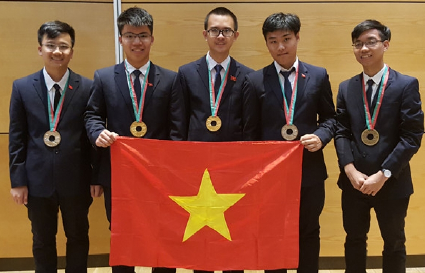Việt Nam giành 2 Huy chương Vàng tại kỳ Olympic Vật lý 2018