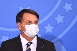Tổng thống Brazil nói bị 'mốc' phổi sau khi khỏi Covid-19