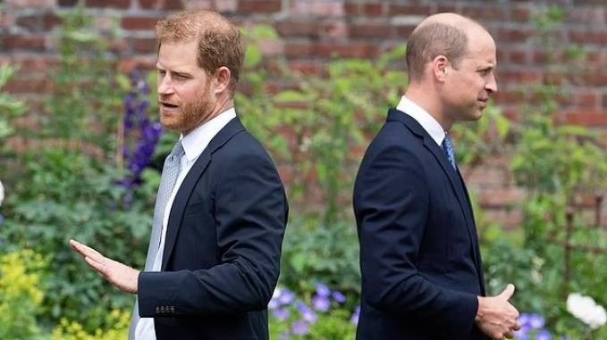 Nhân viên của William đã bịa đặt về sức khỏe tâm thần của Harry, 'kéo căng' mâu thuẫn giữa hai hoàng tử