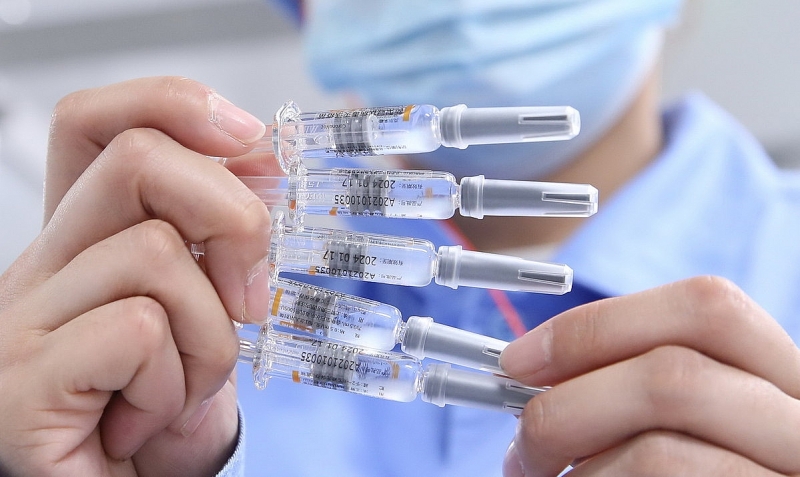 Hai liều vaccine chưa đủ bảo vệ, Trung Quốc nghiên cứu tiêm liều thứ 3 cho người dân
