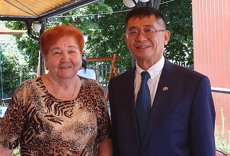 Đại sứ Nguyễn Tuấn làm việc với Thị trưởng thị trấn Pavol Dobosy, Slovakia