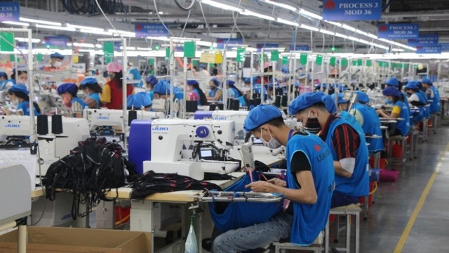 Đến lúc nhà sản xuất Việt rũ bỏ tư duy làm thuê!