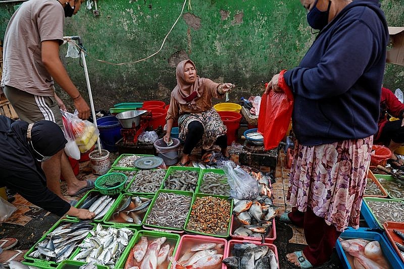 Indonesia bấp bênh trước 'vòng xoáy' giá lương thực, năng lượng