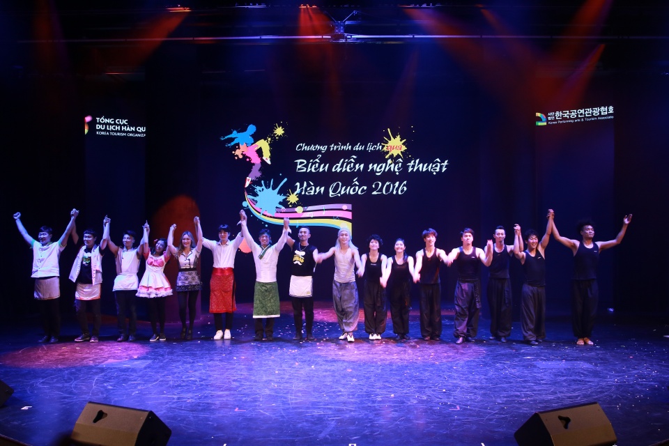 han quoc gioi thieu du lich qua bieu dien nghe thuat truyen thong