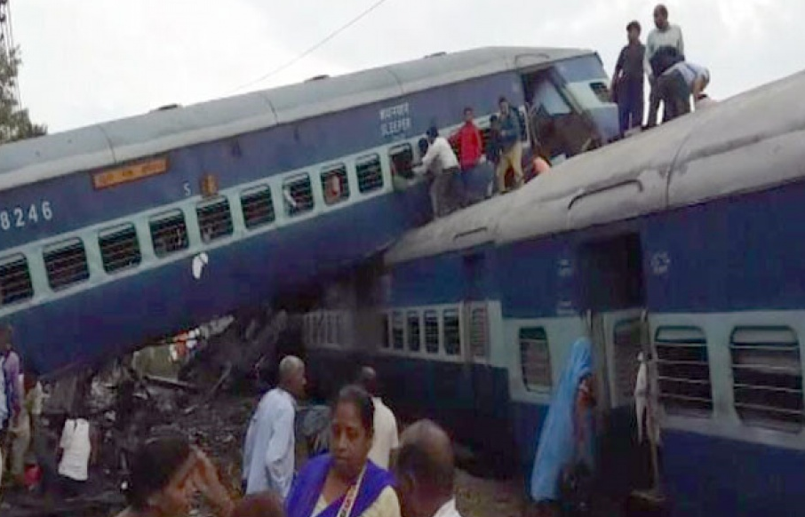 Trật đường ray tàu hỏa ở Ấn Độ, 10 người thiệt mạng