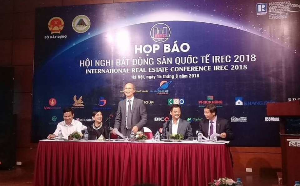 viet nam dang cai hoi nghi bat dong san quoc te