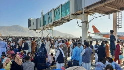 Tình hình Afghanistan: Ngăn chặn cảnh hỗn loạn, sân bay Kabul buộc phải đóng cửa trong 48 giờ