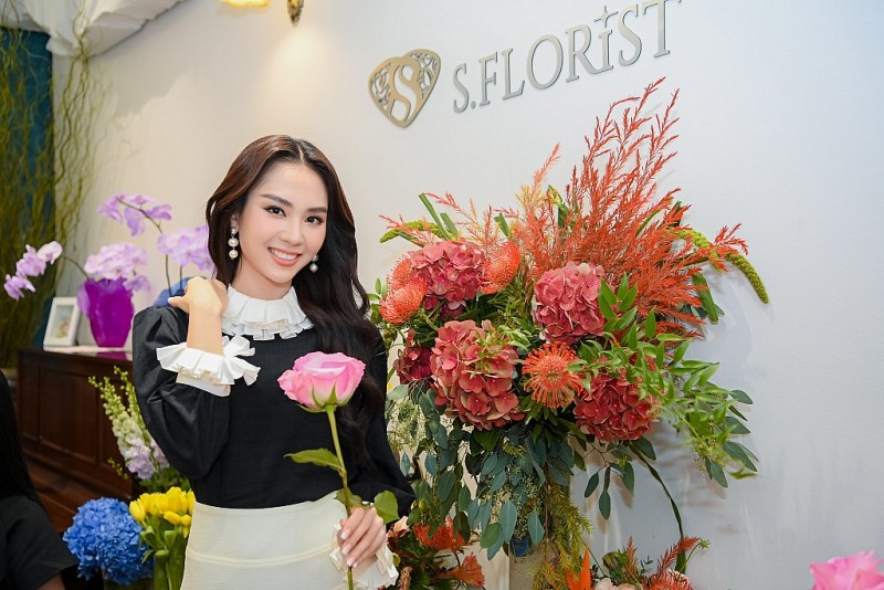 Top 3 Miss World Vietnam 2022 diện đầm tông đen trắng, hào hứng cùng nhau học cắm hoa
