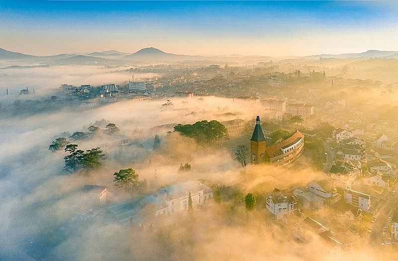 Nếu bạn yêu quê hương Việt Nam của mình, thì hãy xem những hình ảnh cảnh đẹp của Việt Nam. Đất nước với những cảnh quan tuyệt đẹp, văn hóa đặc sắc và con người thân thiện, tất cả sẽ được thể hiện qua những bức ảnh đẹp này.