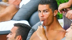 C. Ronaldo liệt kê món ưa thích để đầu bếp MU phục vụ