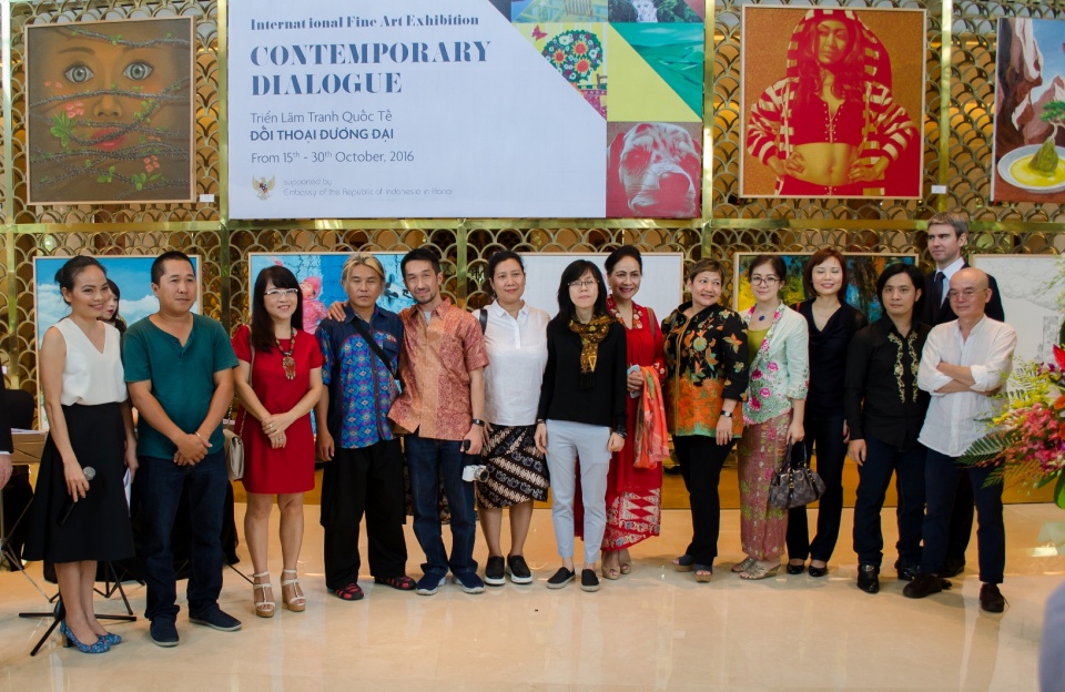hoa sy viet va indonesia cung doi thoai duong dai