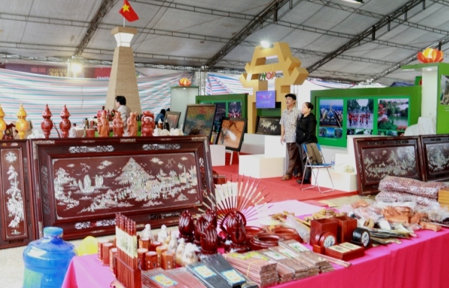 Nhiều nhà nhập khẩu nước ngoài quan tâm đến thủ công mỹ nghệ Việt Nam