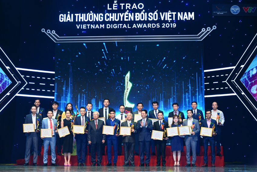 giai thuong chuyen doi so viet nam 2020 se vinh danh 58 doanh nghiep co quan nha nuoc