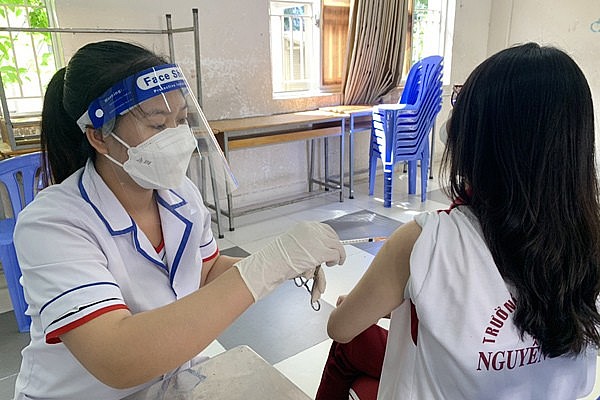 Tiêm vaccine COVID-19 cho trẻ em ở TP. Hồ Chí Minh. 
